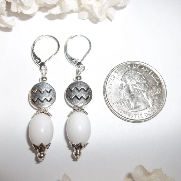 White & Silver Beaded Dangle Earring Handmade 4166 - Picture 2 of 8